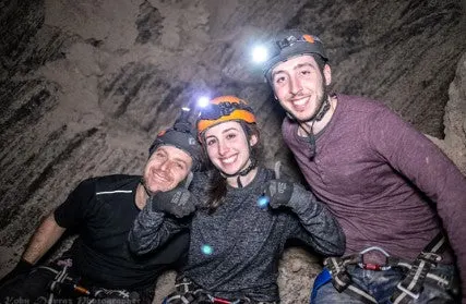 Mifratzim Cave